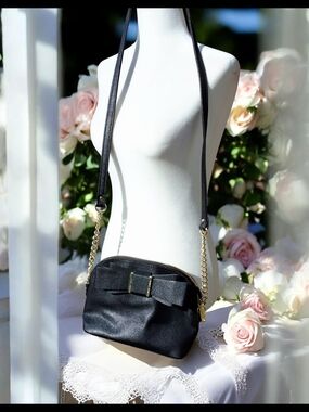 Vintage Betsey Johnson Black Saffiano Bow Dome Crossbody Bag